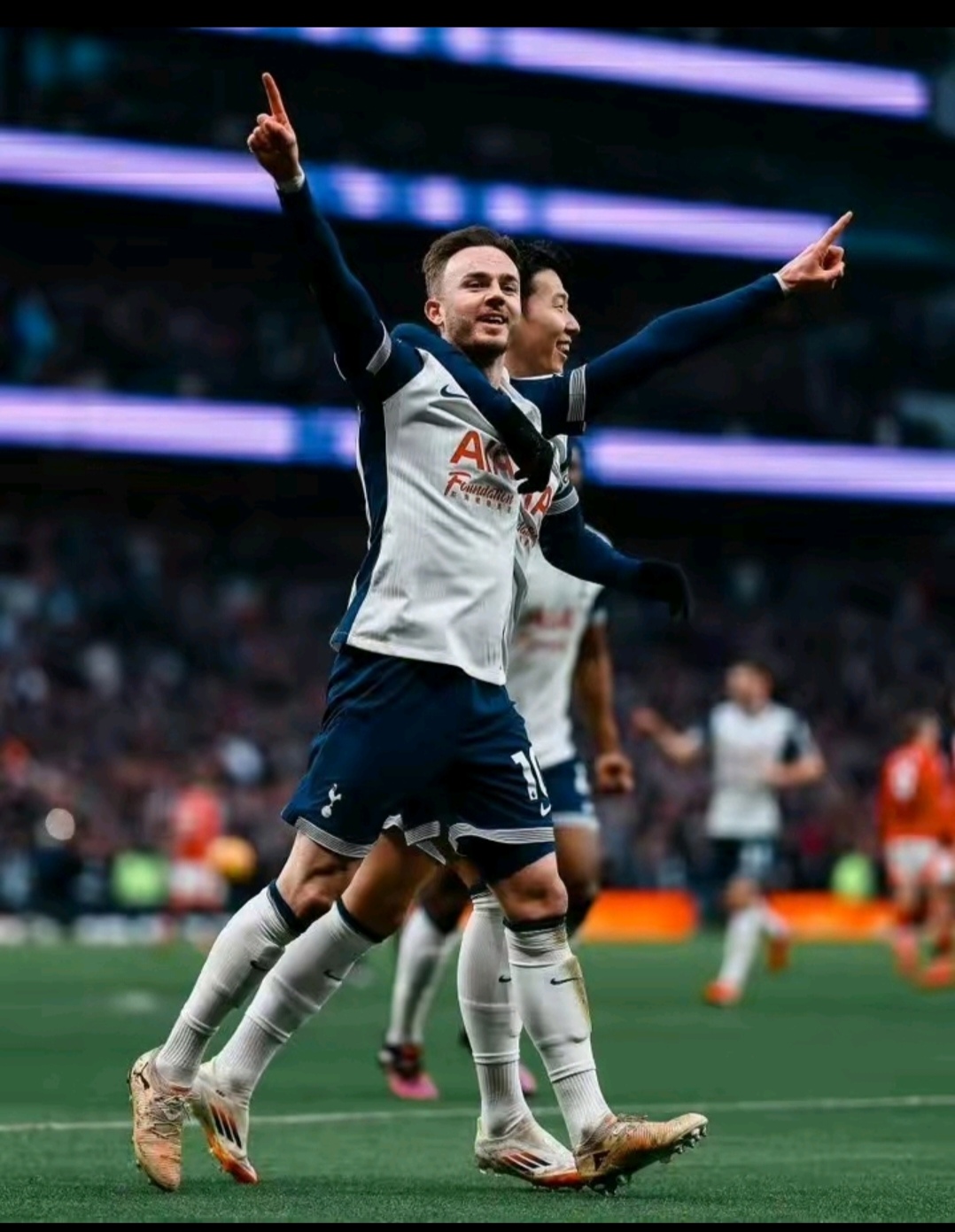 包含关键时刻突围战来临，里昂围绕德国杯外线爆发，目标明确，年轻球员得到机会的词条