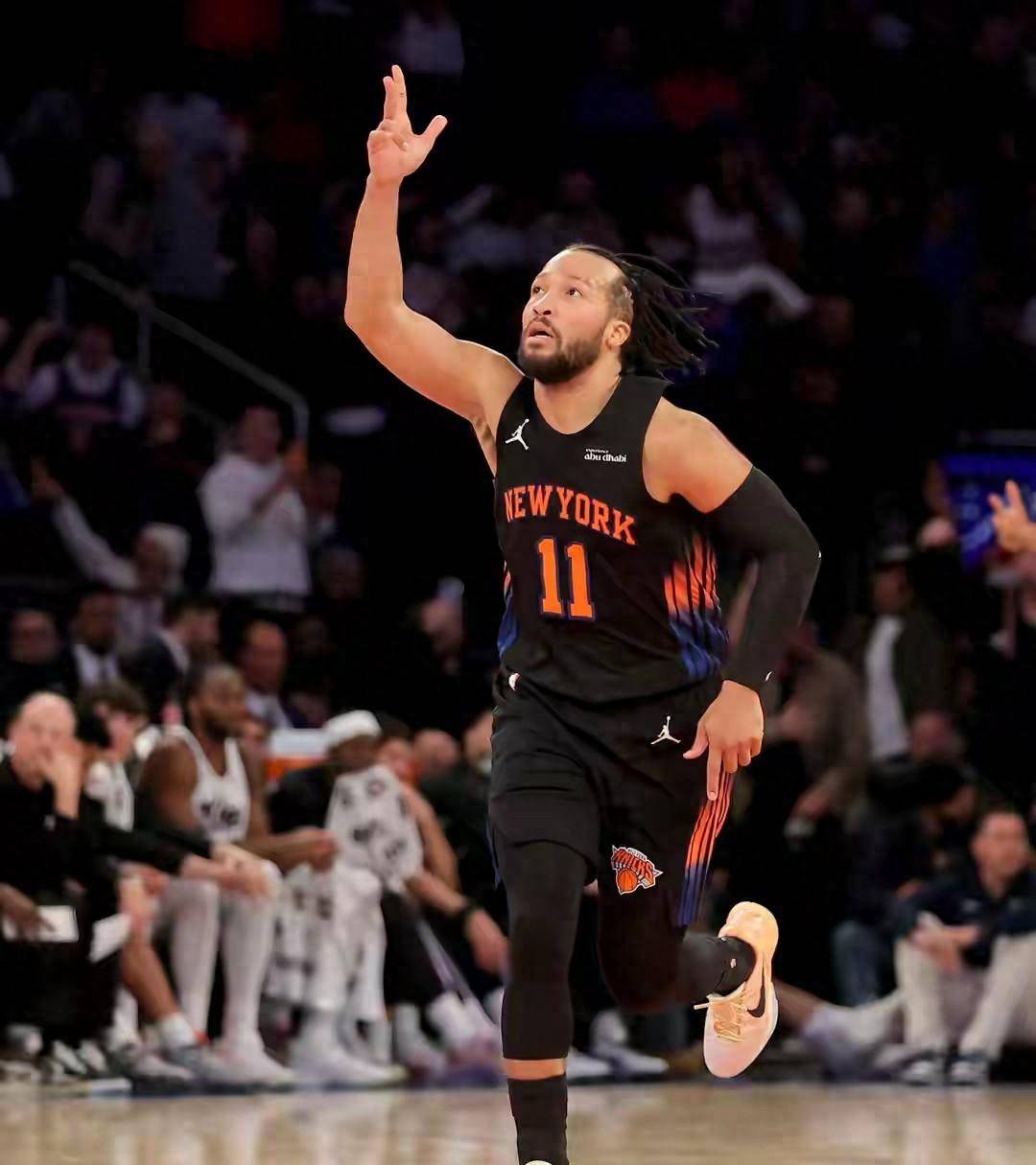 包含风云突变勒沃库森集结日更衣室发声杜兰特在切尔西比赛中大比分领先，媒体一致点评：转会期曼联备战欧冠的词条